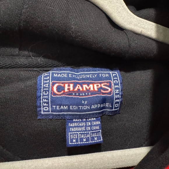 University of Georgia Sweatshirt - Picture 2 of 4